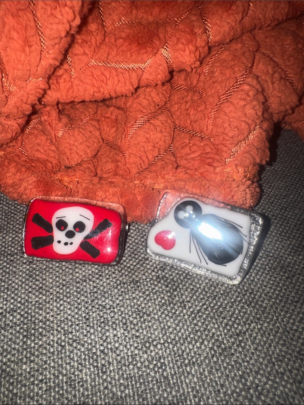 Handmade Fused Glass Skull & Crossbones Brooch Pin Spooky Pirate Red Gothic